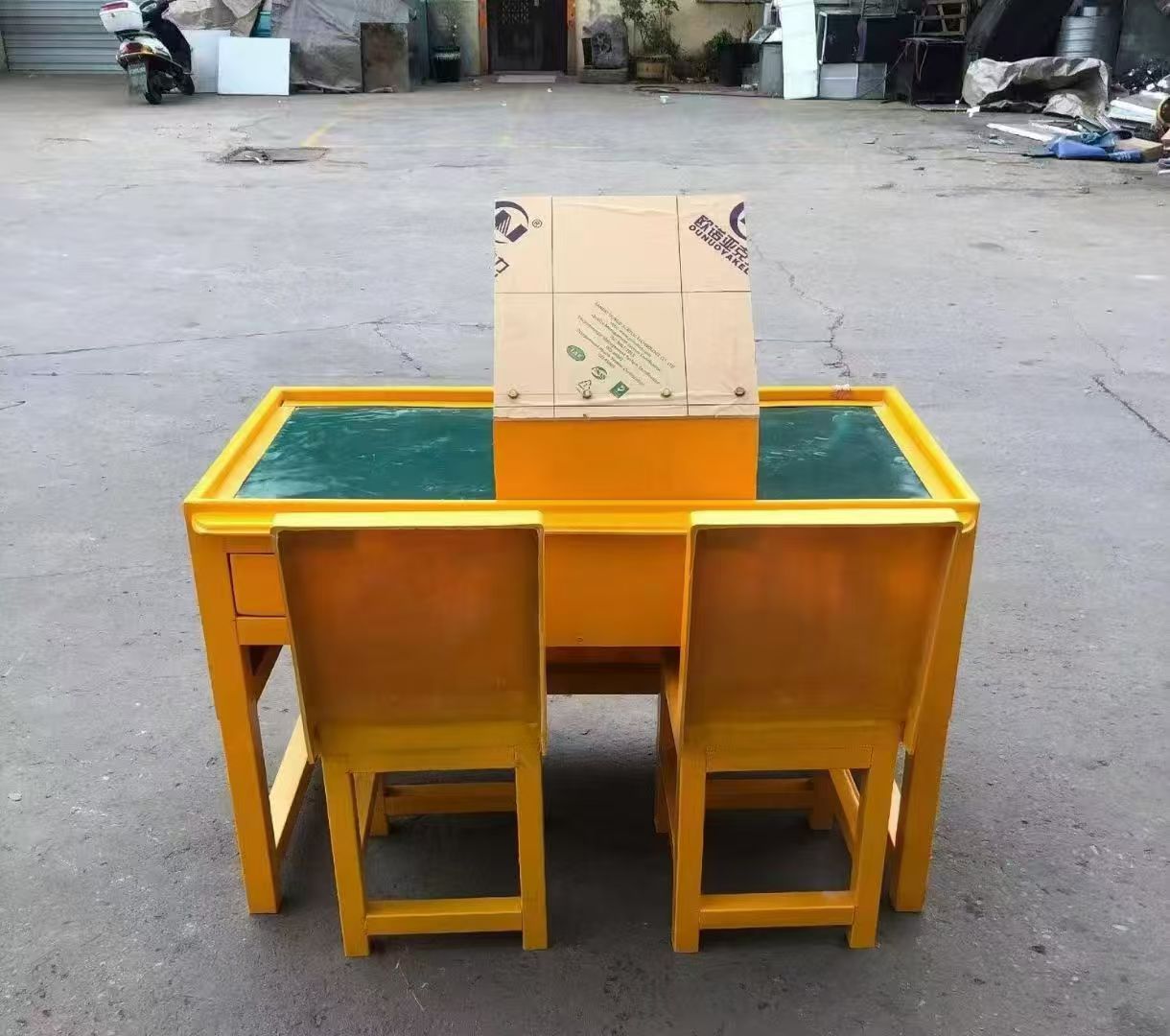 合肥防静电导通桌井下煤矿火工品发放桌：危险品流转的安全守护者